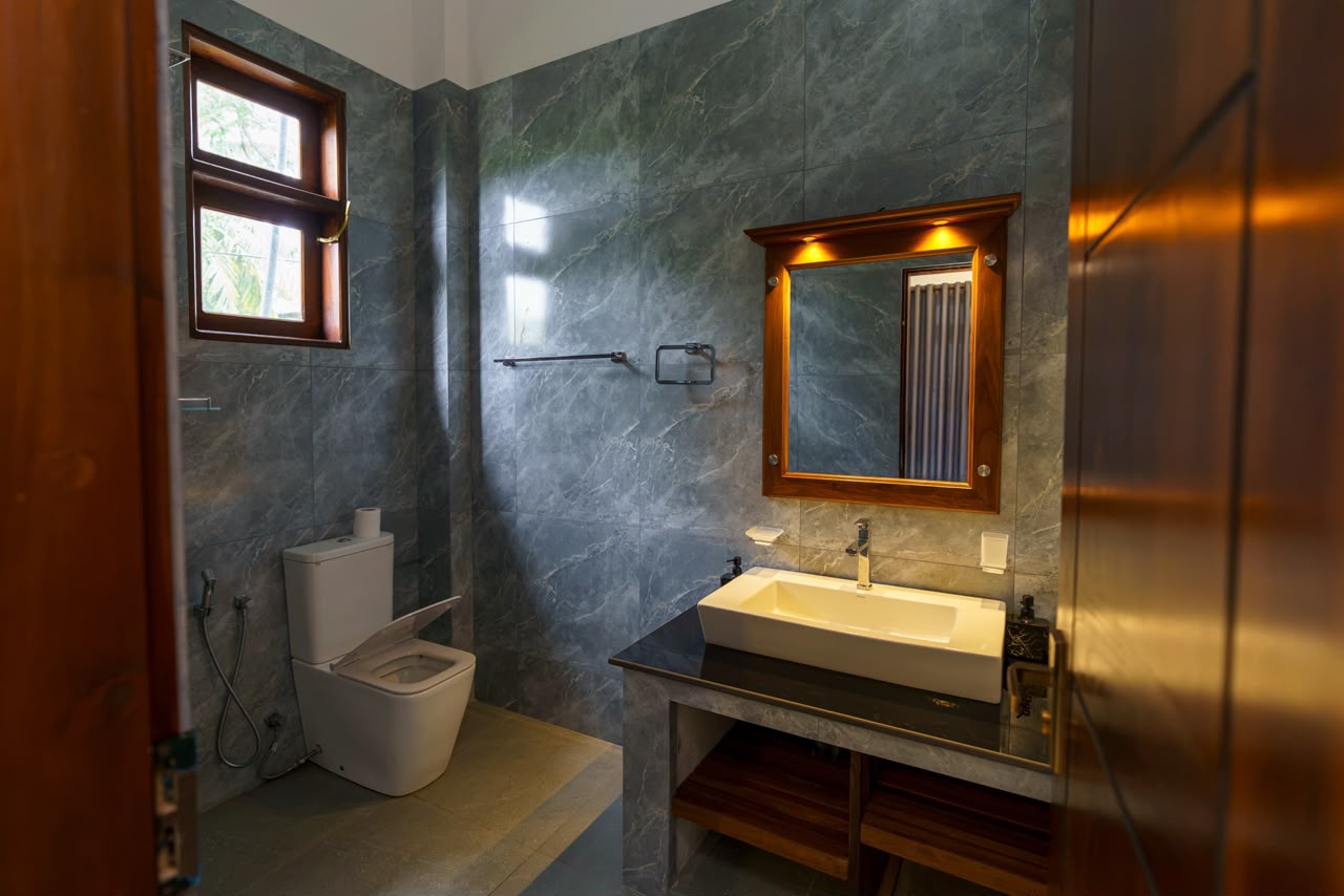 Private guest bathroom